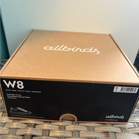 Allbirds women’s black sneakers new - Picture 2 of 5